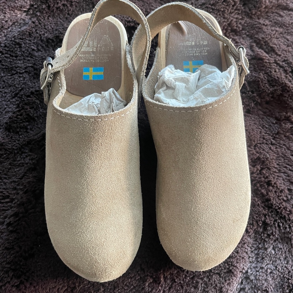MIA Platform Clogs - Picture 3 of 7